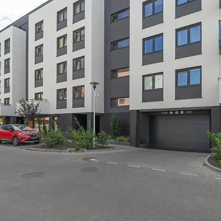 Meissnera Bright In With Parking By Renters