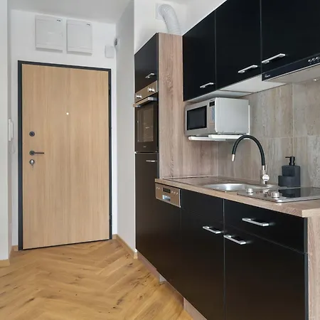 Meissnera Bright In With Parking By Renters Апартаменты